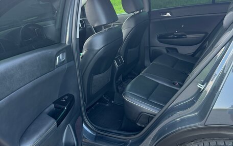 KIA Sportage IV рестайлинг, 2018 год, 2 640 000 рублей, 15 фотография