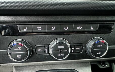 Volkswagen Caravelle T6 рестайлинг, 2021 год, 3 800 000 рублей, 11 фотография