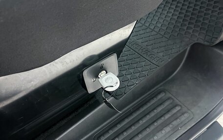 Volkswagen Caravelle T6 рестайлинг, 2021 год, 3 800 000 рублей, 17 фотография