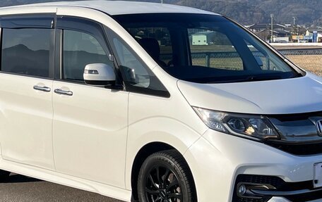 Honda Stepwgn IV, 2017 год, 1 755 000 рублей, 3 фотография