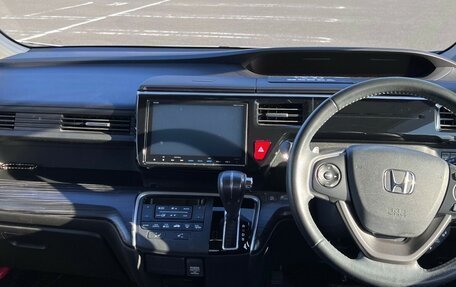 Honda Stepwgn IV, 2017 год, 1 755 000 рублей, 19 фотография