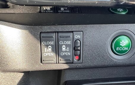 Honda Stepwgn IV, 2017 год, 1 755 000 рублей, 25 фотография