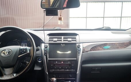Toyota Camry, 2016 год, 1 900 000 рублей, 6 фотография