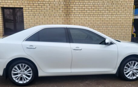 Toyota Camry, 2016 год, 1 900 000 рублей, 4 фотография