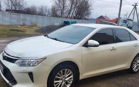 Toyota Camry, 2016 год, 1 900 000 рублей, 2 фотография