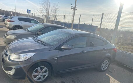 Hyundai Solaris II рестайлинг, 2013 год, 700 000 рублей, 2 фотография