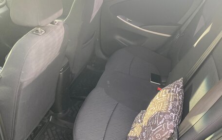 Hyundai Solaris II рестайлинг, 2013 год, 700 000 рублей, 7 фотография