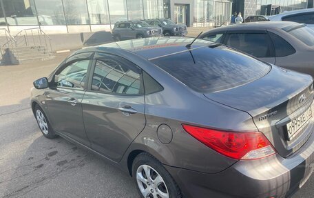 Hyundai Solaris II рестайлинг, 2013 год, 700 000 рублей, 5 фотография