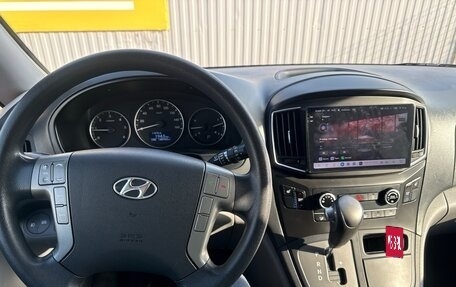Hyundai Grand Starex Grand Starex I рестайлинг 2, 2016 год, 2 870 000 рублей, 7 фотография
