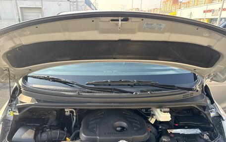 Hyundai Grand Starex Grand Starex I рестайлинг 2, 2016 год, 2 870 000 рублей, 13 фотография