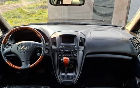 Lexus RX IV рестайлинг, 2002 год, 495 000 рублей, 10 фотография