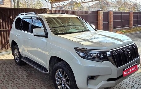Toyota Land Cruiser Prado 150 рестайлинг 2, 2018 год, 5 000 000 рублей, 1 фотография