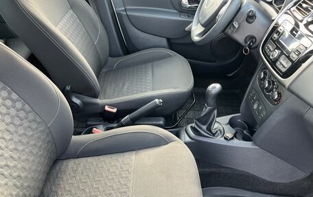 Renault Logan II, 2017 год, 640 000 рублей, 11 фотография