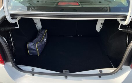 Renault Logan II, 2017 год, 640 000 рублей, 13 фотография