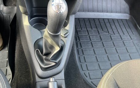 Renault Logan II, 2017 год, 640 000 рублей, 19 фотография