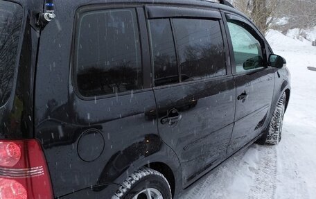 Volkswagen Touran III, 2007 год, 630 000 рублей, 2 фотография