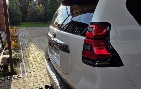 Toyota Land Cruiser Prado 150 рестайлинг 2, 2018 год, 5 000 000 рублей, 6 фотография