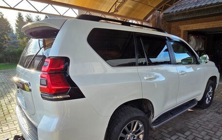 Toyota Land Cruiser Prado 150 рестайлинг 2, 2018 год, 5 000 000 рублей, 2 фотография