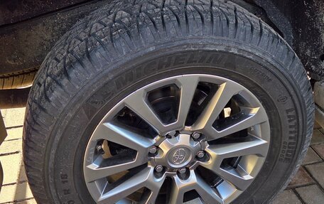 Toyota Land Cruiser Prado 150 рестайлинг 2, 2018 год, 5 000 000 рублей, 9 фотография