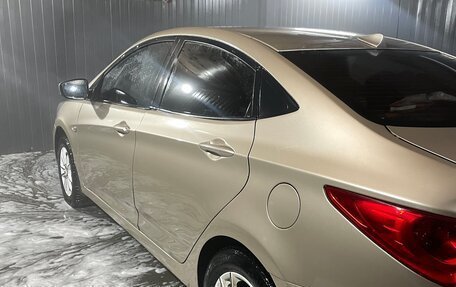 Hyundai Solaris II рестайлинг, 2011 год, 620 000 рублей, 5 фотография