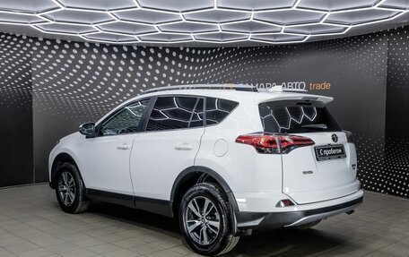 Toyota RAV4, 2018 год, 2 352 000 рублей, 4 фотография