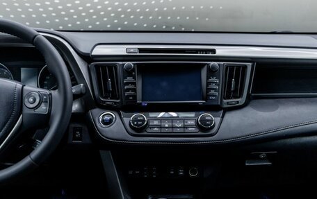 Toyota RAV4, 2018 год, 2 352 000 рублей, 11 фотография