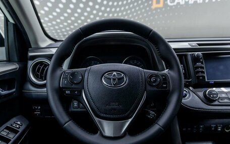 Toyota RAV4, 2018 год, 2 352 000 рублей, 10 фотография