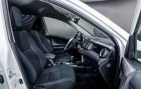 Toyota RAV4, 2018 год, 2 352 000 рублей, 16 фотография