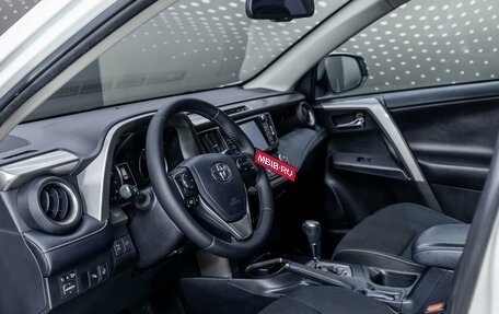 Toyota RAV4, 2018 год, 2 352 000 рублей, 14 фотография