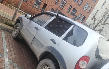 Chevrolet Niva I рестайлинг, 2010 год, 460 000 рублей, 3 фотография