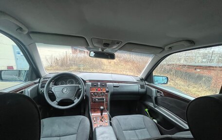 Mercedes-Benz E-Класс, 1999 год, 450 000 рублей, 5 фотография