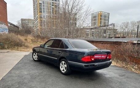 Mercedes-Benz E-Класс, 1999 год, 450 000 рублей, 2 фотография