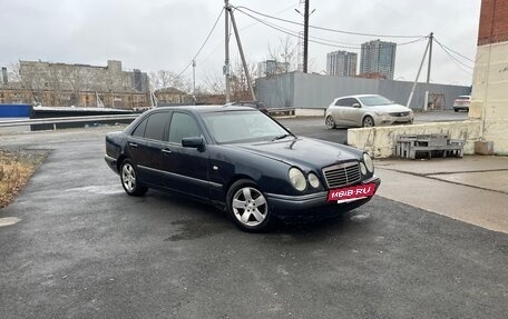 Mercedes-Benz E-Класс, 1999 год, 450 000 рублей, 4 фотография