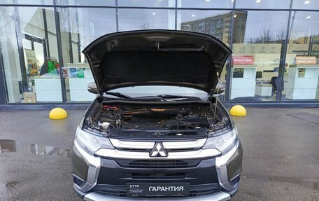 Mitsubishi Outlander III рестайлинг 3, 2015 год, 1 599 800 рублей, 11 фотография