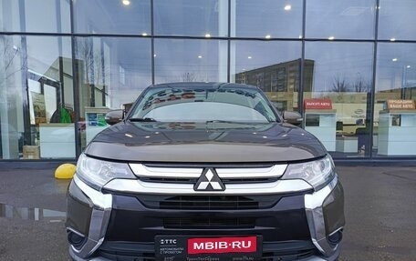 Mitsubishi Outlander III рестайлинг 3, 2015 год, 1 599 800 рублей, 2 фотография