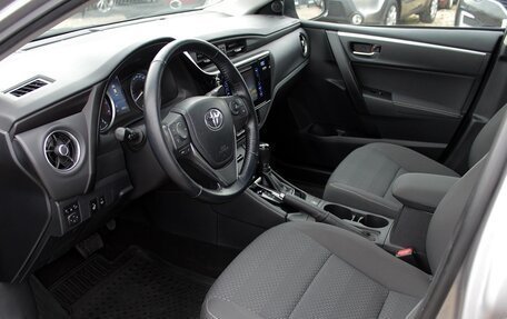 Toyota Corolla, 2018 год, 1 999 000 рублей, 5 фотография
