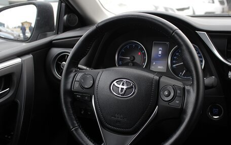 Toyota Corolla, 2018 год, 1 999 000 рублей, 6 фотография