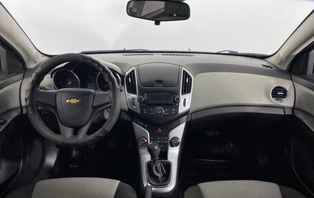 Chevrolet Cruze II, 2013 год, 918 000 рублей, 9 фотография