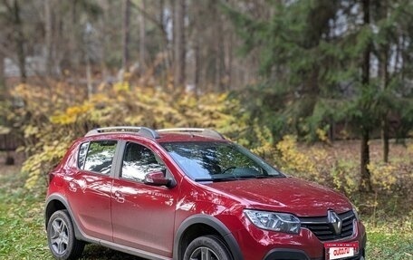 Renault Sandero II рестайлинг, 2021 год, 1 499 999 рублей, 2 фотография