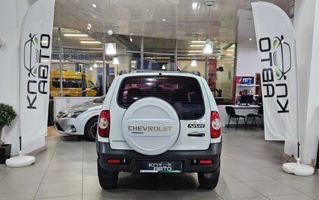 Chevrolet Niva I рестайлинг, 2015 год, 768 000 рублей, 4 фотография