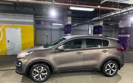 KIA Sportage IV рестайлинг, 2020 год, 2 000 000 рублей, 2 фотография