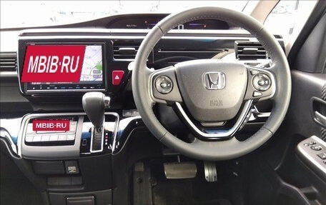 Honda Stepwgn IV, 2017 год, 1 800 035 рублей, 4 фотография