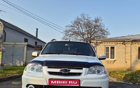 Chevrolet Niva I рестайлинг, 2018 год, 750 000 рублей, 1 фотография