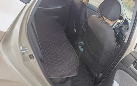 Hyundai Solaris II рестайлинг, 2012 год, 700 000 рублей, 10 фотография