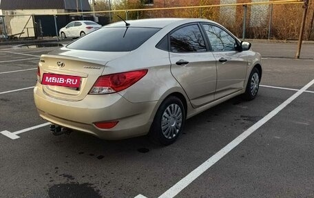 Hyundai Solaris II рестайлинг, 2012 год, 700 000 рублей, 6 фотография