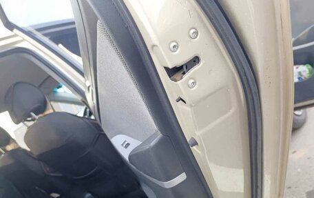 Hyundai Solaris II рестайлинг, 2012 год, 700 000 рублей, 11 фотография