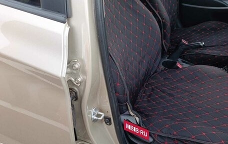 Hyundai Solaris II рестайлинг, 2012 год, 700 000 рублей, 13 фотография