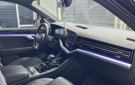 Volkswagen Touareg III, 2019 год, 4 850 000 рублей, 8 фотография