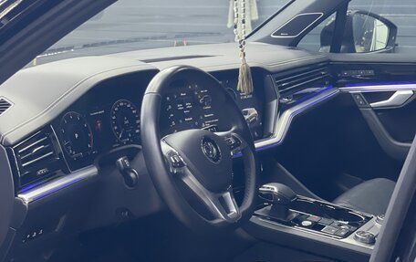 Volkswagen Touareg III, 2019 год, 4 850 000 рублей, 9 фотография