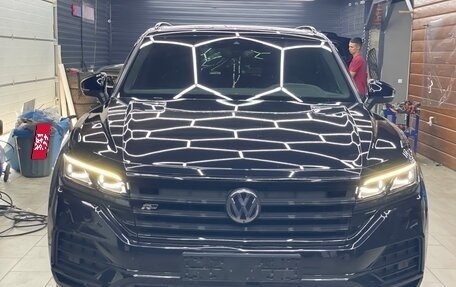 Volkswagen Touareg III, 2019 год, 4 850 000 рублей, 2 фотография